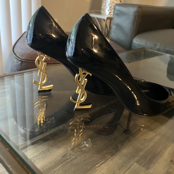 Black Saint Laurent pumps with gold heel - Picture 15 of 16